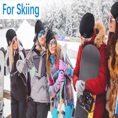 La musica gode del cappello di Beaine con l'altoparlante per la scalata corrente di sci degli sport invernali