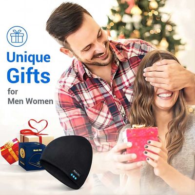 Pattinare facendo un'escursione le telefonate libere di Bluetooth Beanie Hat Music Playing Hands di guida