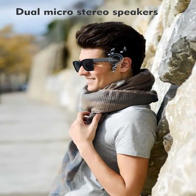 Donne Bluetooth Sunglasss degli uomini con gli altoparlanti e vetri astuti di musica aperta dell'orecchio di Mics gli audio